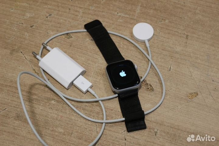 Смарт-часы Apple Watch Series 5 44mm