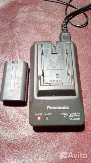 Зарядно устройство и Батарейка от видеокамеры