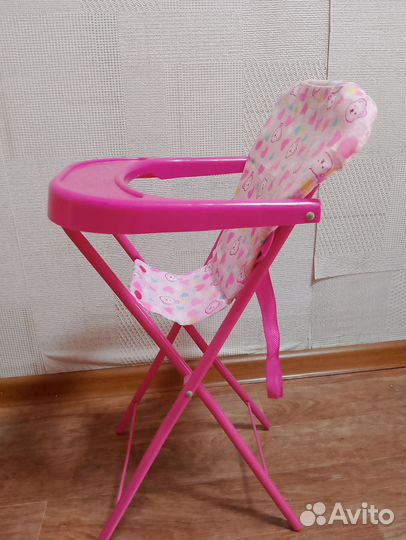 Стульчик для кормления кукол и кроватка
