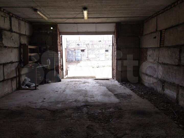 Гараж, > 30 м²