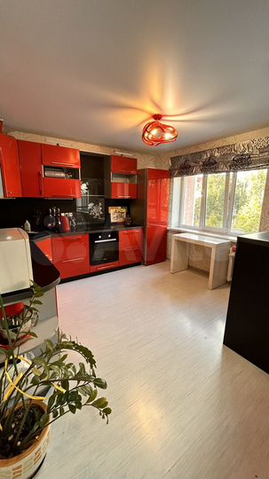 3-к. квартира, 90,9 м², 2/10 эт.