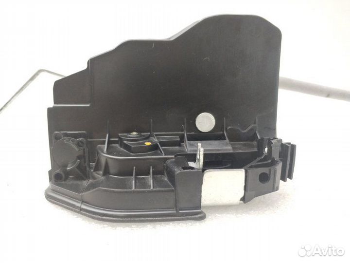 Замок двери задний правый Bmw 5-Series F10 2011