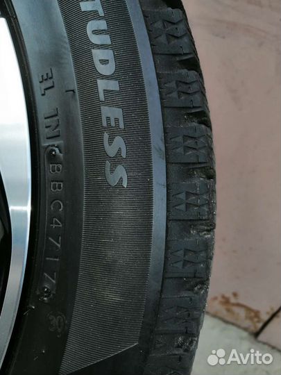Bridgestone Blizzak VRX2 2.25/50 R18