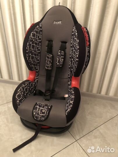 Автомобильное кресло