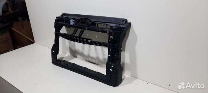 Рамка радиатора(телевизор) передняя Volkswagen