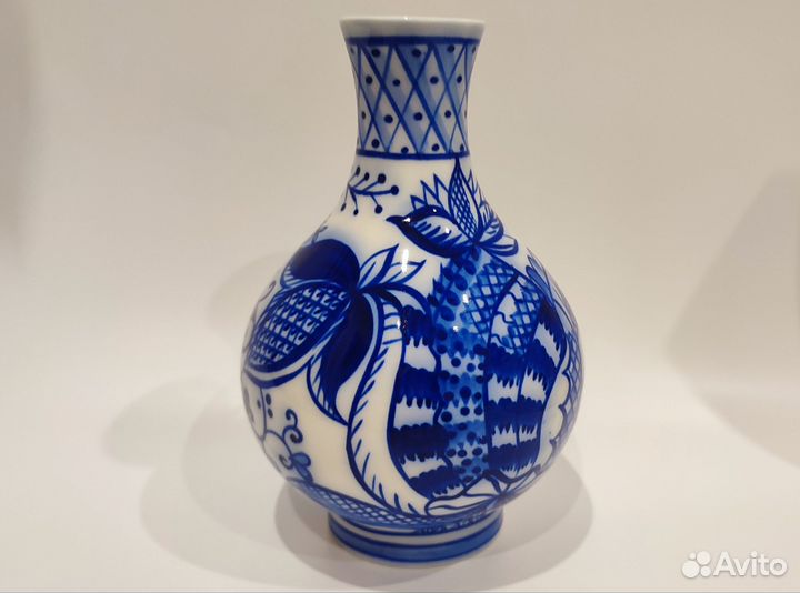 Ваза фарфоровая, Лфз, Городецкий, СССР, винтаж