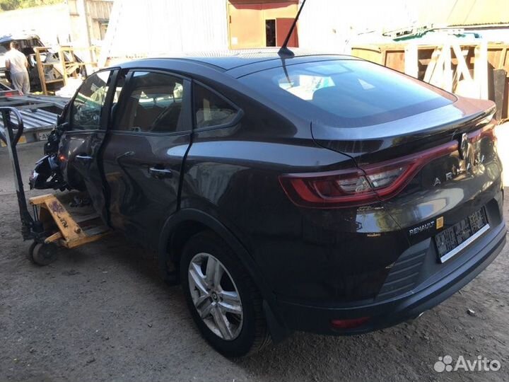 Кузов на запчасти Renault Arkana