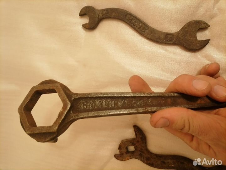 Старинный гаечный ключи