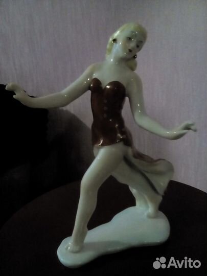 Статуэтка фарфор. Германия
