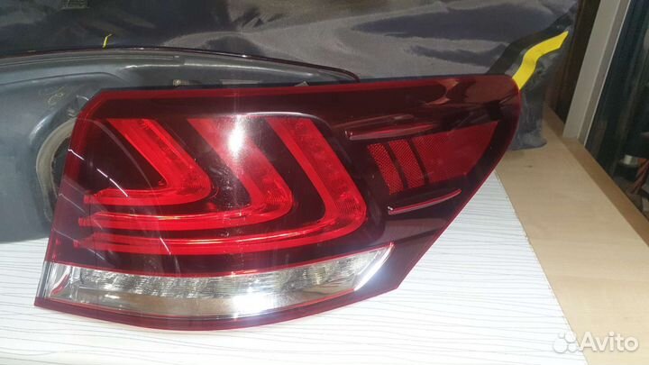 Комплект задних фонарей стоп сигналов lexus ls 600