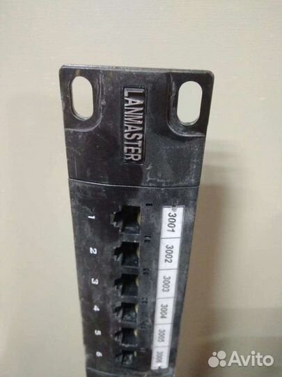 Патч-панель на 24-порт(и 50)