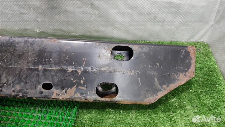 Усилитель бампера заднего Nissan Tiida 2008