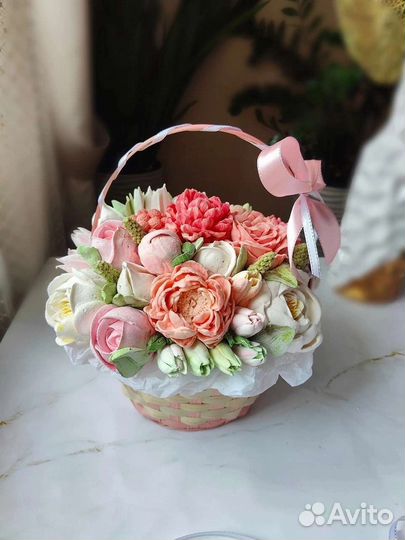 Сладкие букеты из зефира и шоколада