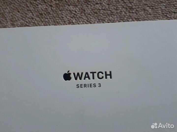 Коробки от Apple watch 3 и от айфон 11