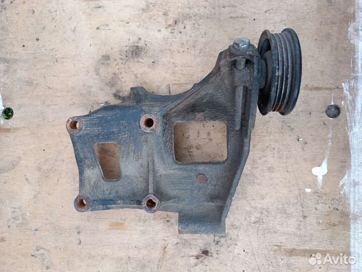 Кронштейн кондиционера Toyota LC Prado 90