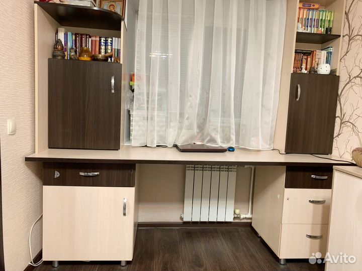 Письменный стол