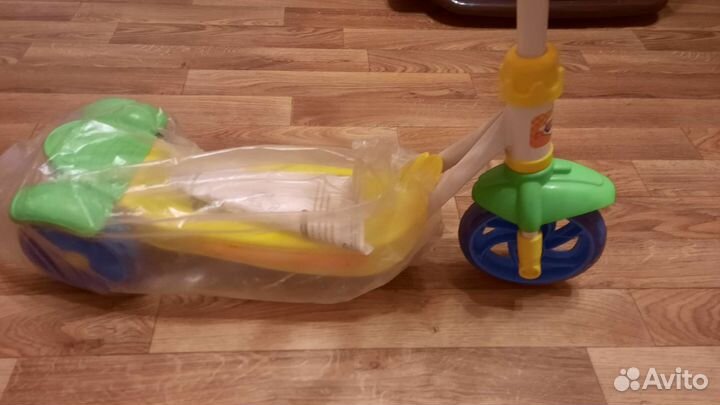 Самокат детский трехколесный новый