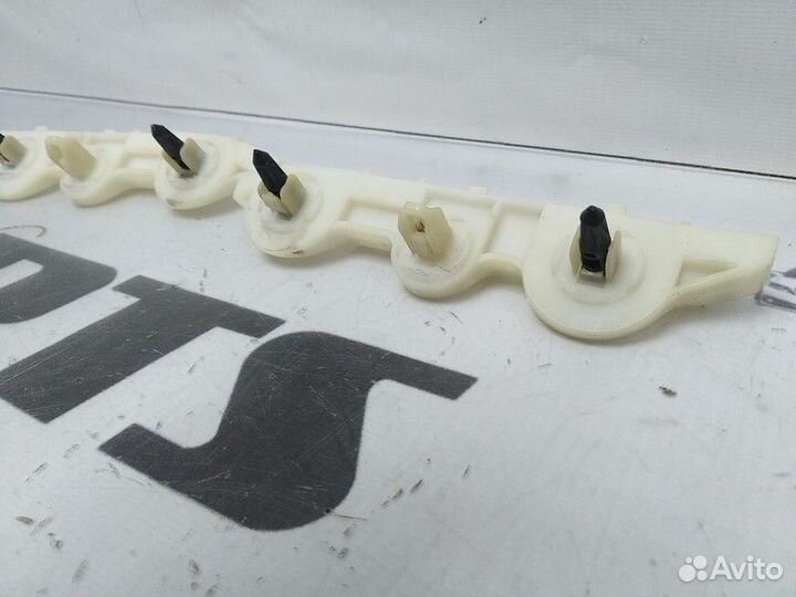 Кронштейн переднего бампера Mitsubishi Outlander X