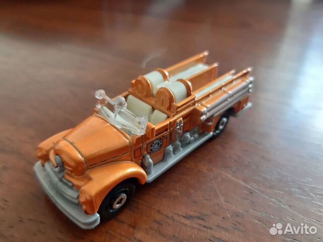 Модель автомобиля металл