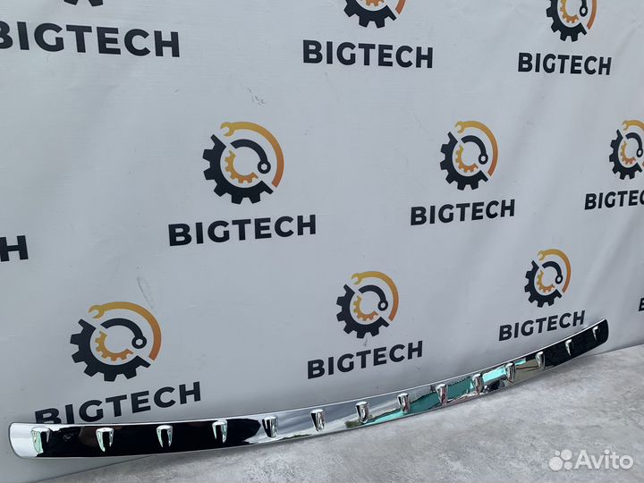 Накладка бампера Mercedes X156 A1568850011