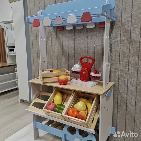 Детский торговый прилавок из дерева