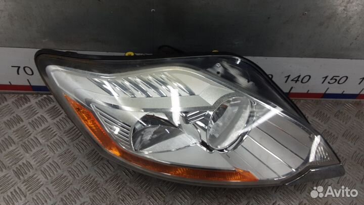 Фара Ford Kuga (2008-2012)