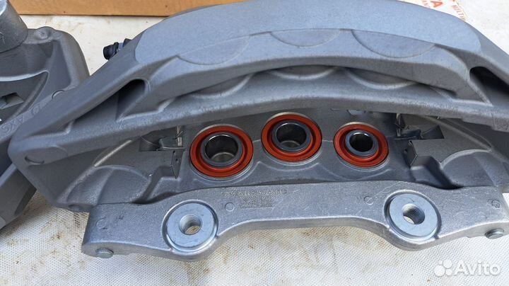 Передние тормозные суппорта Audi Q7 4M