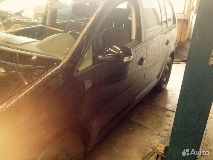 Разбор на запчасти Volkswagen Touran