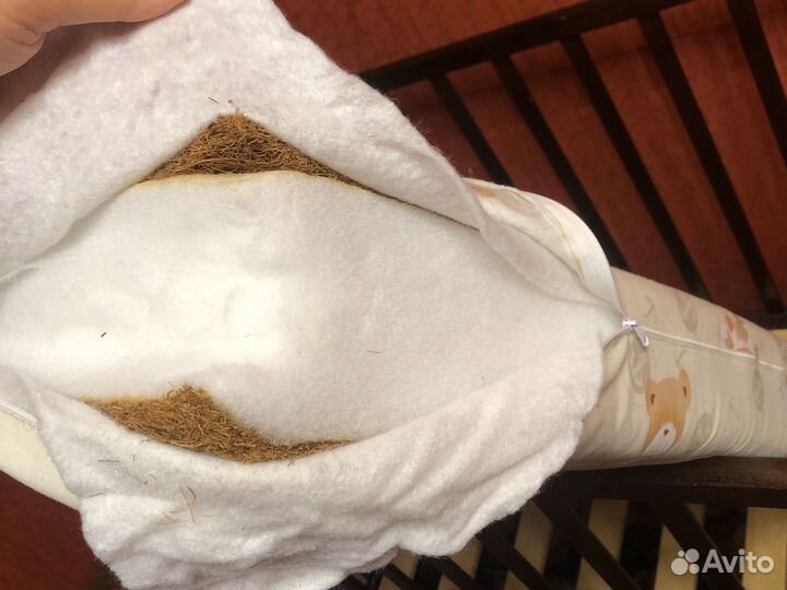 Детская кроватка с маятником