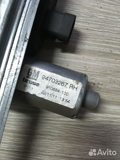 Стеклоподъемник Opel Astra H