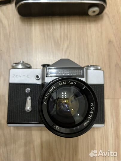 Фотоаппарат Zenit E с объективом Mir - 1 и чехлом