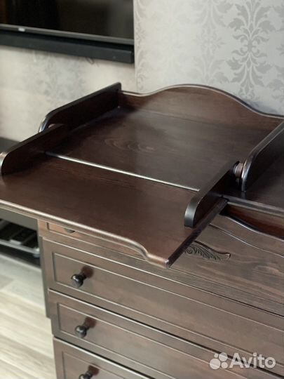 Детская кровать и комод