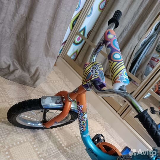 Детский велосипед с родительской ручкой