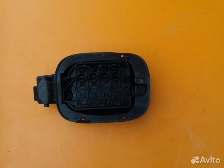 Лючок бензобака на Audi Q5