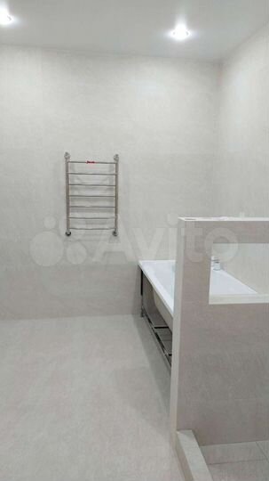 Дом 280 м² на участке 10,5 сот.