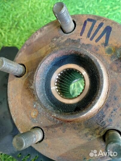 Кулак передний левый Тойота Королла Е150 2008г