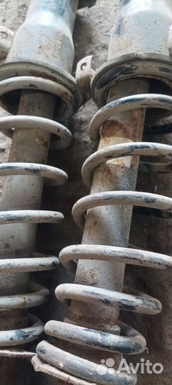 Стойки задние Toyota Altezza