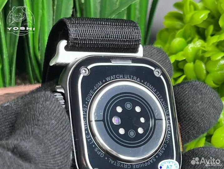Apple Watch 8 Ultra 49mm + Starlight Loop