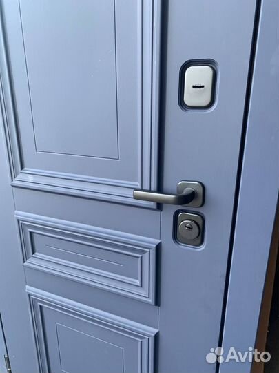 Входная металлическая дверь Аврора с капителью