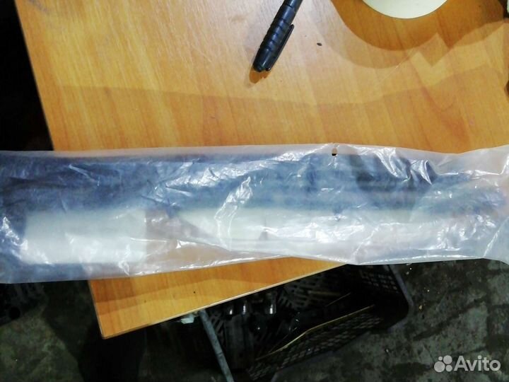 Уплотнитель капота kia soul