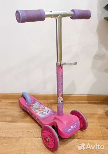 Самокат для девочки 3-4 года