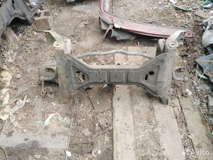 Подрамник передний Volkswagen Transporter T4