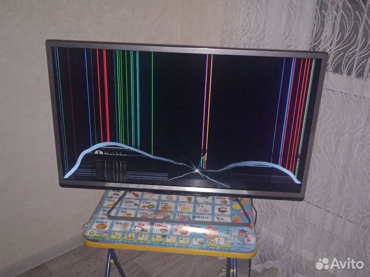 Телевизоры со smart tv, 2 пары очков 3d