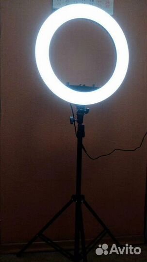 Кольцевая лампа 45 см со штативом