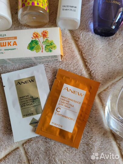 Набор парфюмерии и косметики На брони