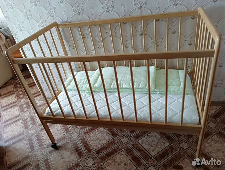 Детская кроватка