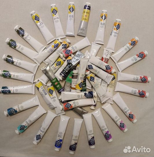 Краски и другие товары для художников и творчества