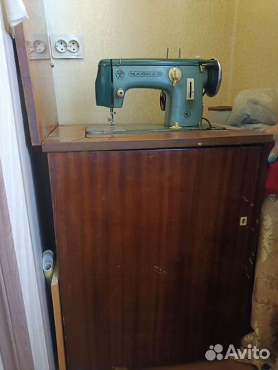 Швейная машина Чайка 2