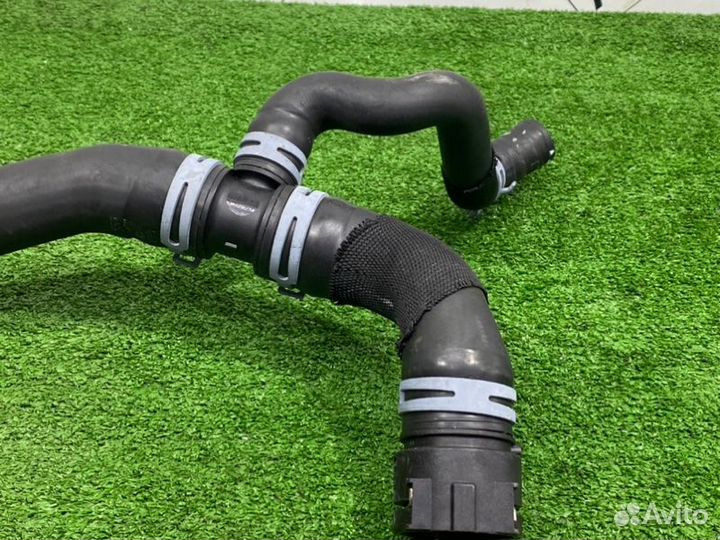 Патрубок системы охлаждения Audi Q5 FYB 2018