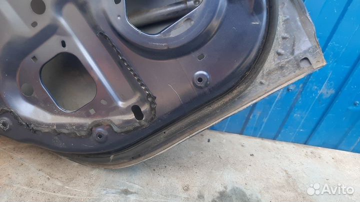 Дверь задняя левая Mitsubishi Lancer